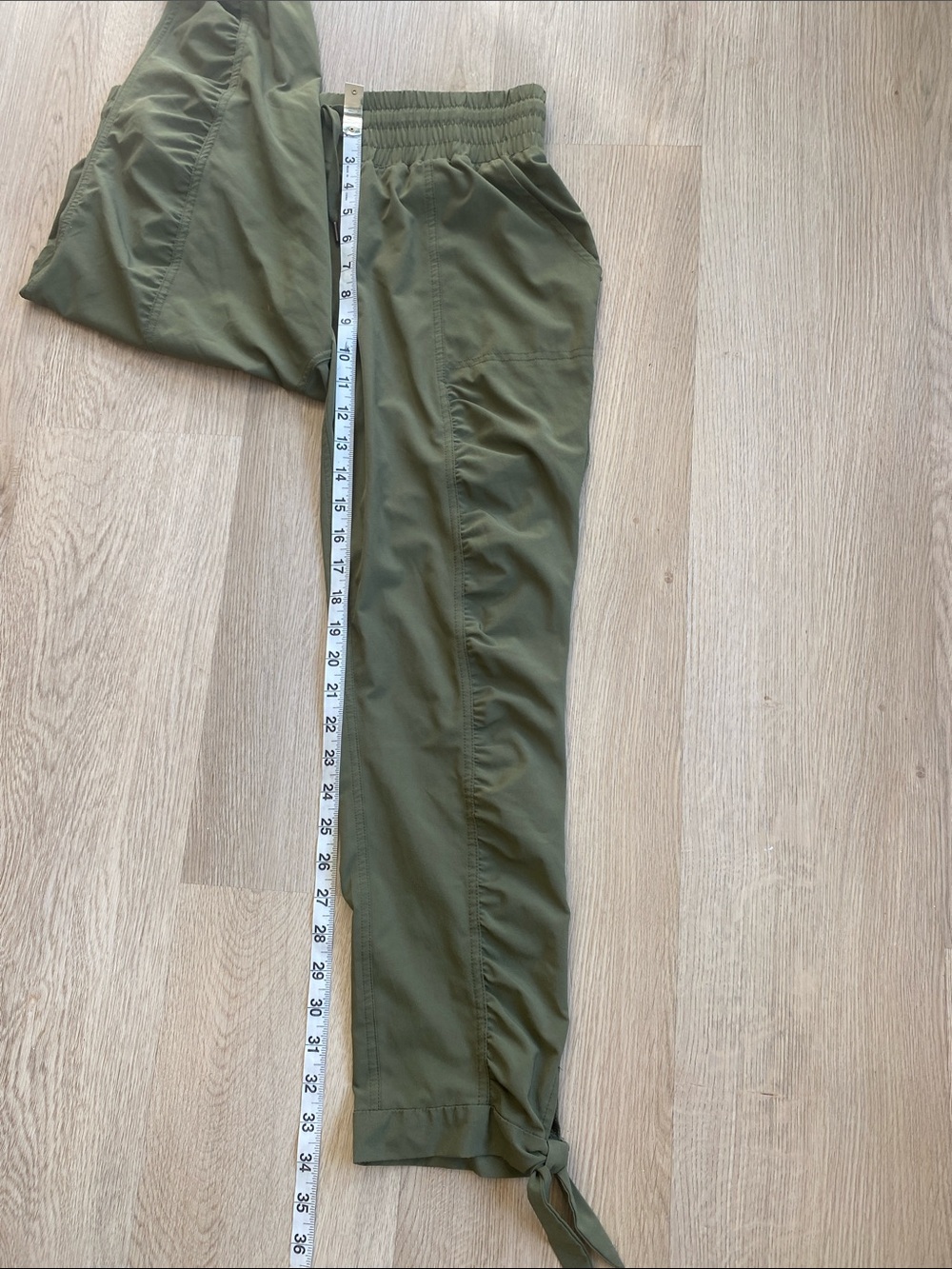 PrAna Olive Green Ruched Tie Hem Crop Pants | Stretch Travel Hiking Joggers M - Picture 11 of 11